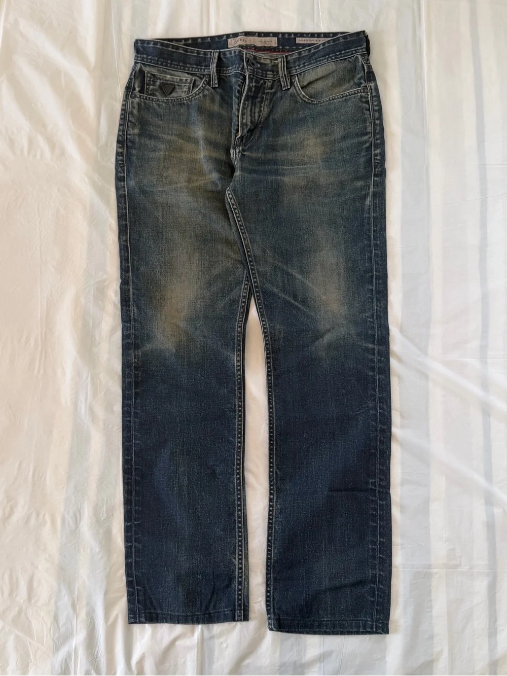GUESS Robertson Slim Tapered Distressed Jeans 33x32 fits 34x30